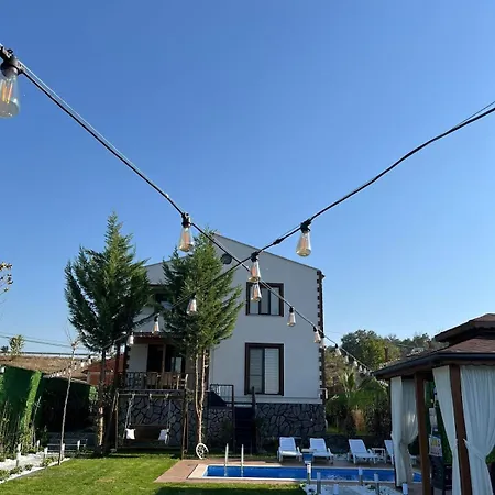 Villa Lilyum Garden House&organization