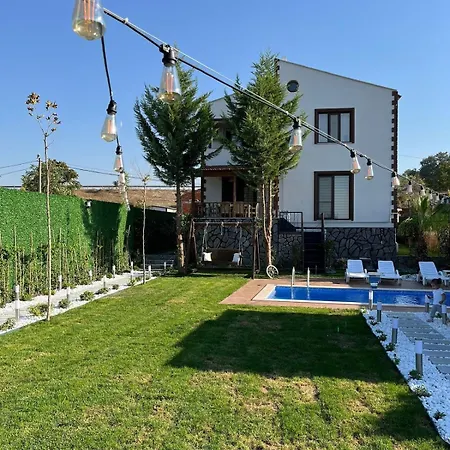 Lilyum Garden House&organization Villa