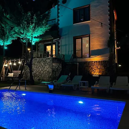 Villa Lilyum Garden House&organization *