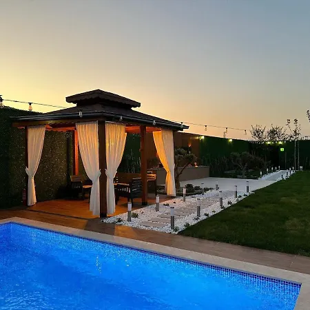 Lilyum Garden House&organization Villa