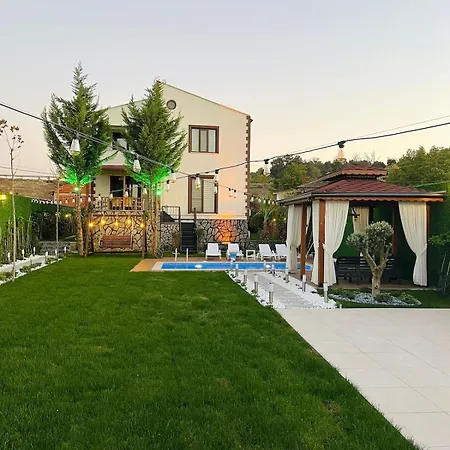 Villa Lilyum Garden House&organization