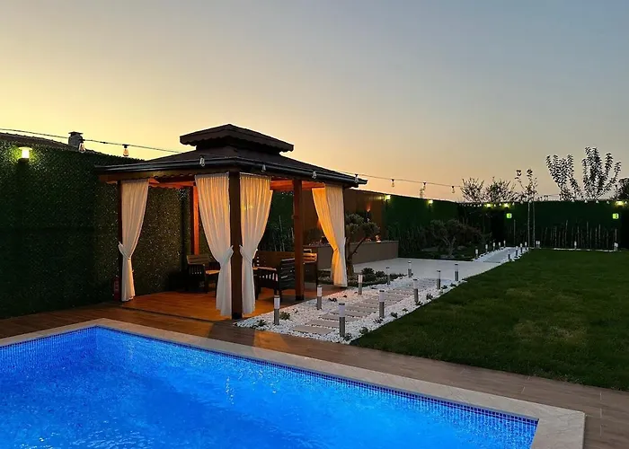 Lilyum Garden House&organization Villa